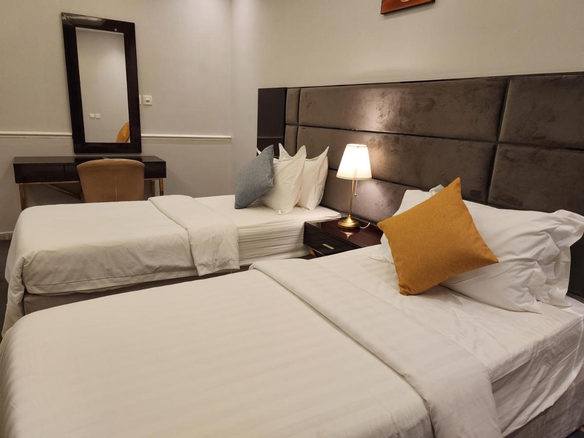 Rasis Furnished 3*