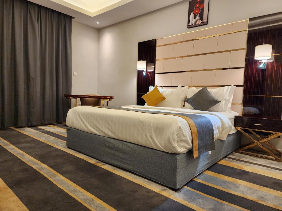 Hotel Rasis Furnished 3*